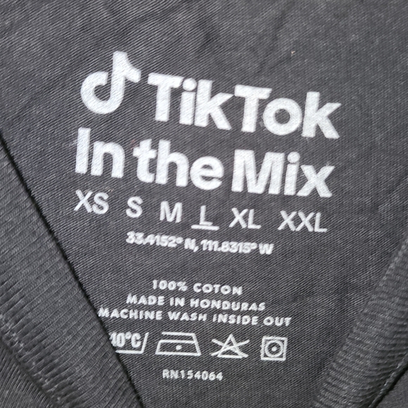 3/$20 NWOT TikTok In The Mix T-Shirt - Picture 3 of 3